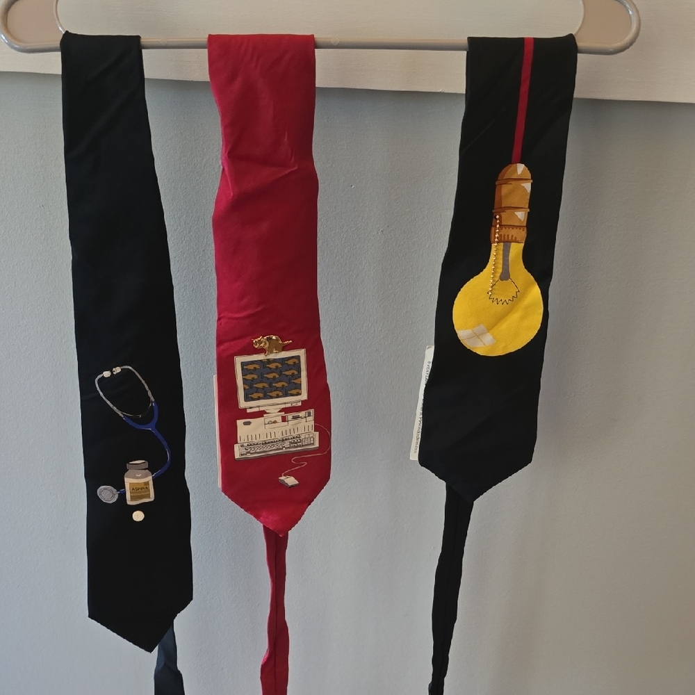 Nwt Vicky Davis Novelty Ties 3